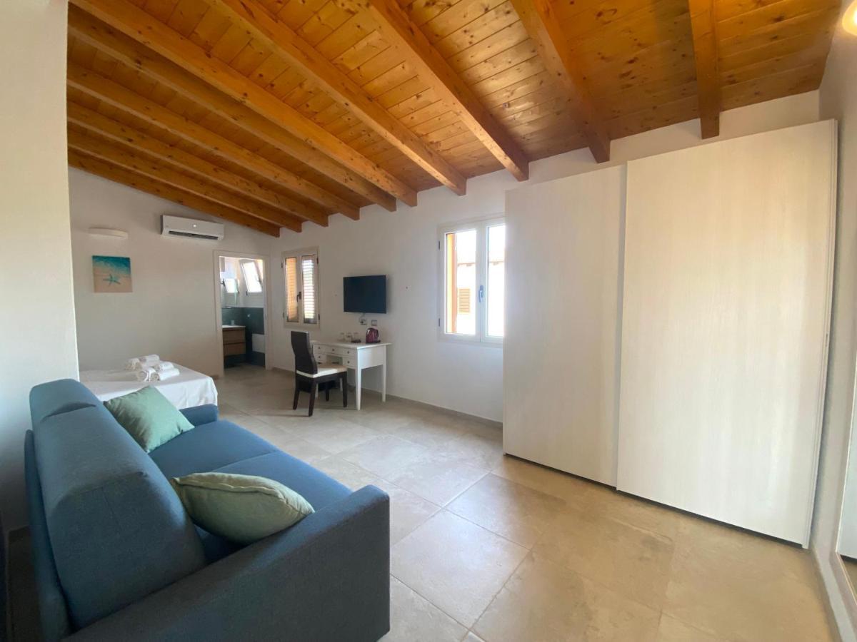 Punto Zero Rooms San Teodoro  Luaran gambar
